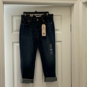 Levi’s boyfriend jeans